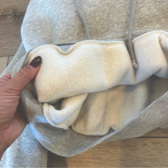 Vici Nordstrom Cropped Grey Slouch Oversized Sweatshirt Fleece Lined NWT XS - Picture 2 of 2